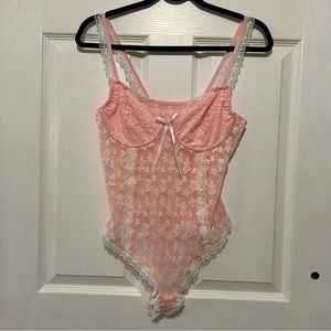 💗‎ *NWOT* Romwe- Women’s Lave Bodysuit